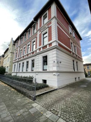 Erstbezug : stilvolle 3,5-Zimmer-Altbau-Wohnung mit gehobener Innenausstattung