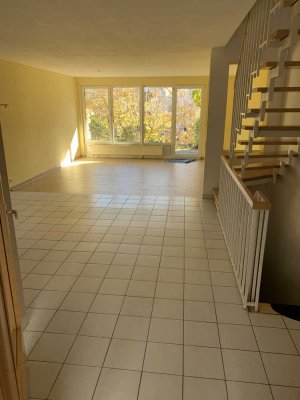 Schöne 6,5-Zi. DHH in Winnenden-Hertmannsweiler. Der Preis ist VHB. KEINE MAKLER