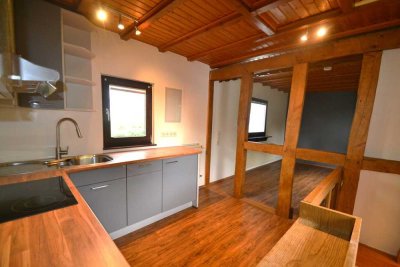 Hennef(Siegburg) - Weingartsgasse:Charmante 2 Zimmer-Wohnung mit Stellplatz und Terrasse
