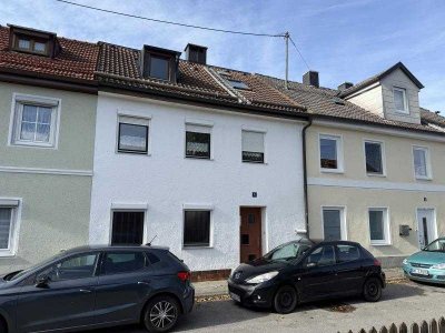 renovierungsbedürftiges Reihenmittelhaus am Gögerl in Weilheim mit Garten und Holzhütte
