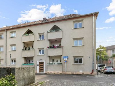 Denkmalschutz: Helle 3-Zimmer-Wohnung mit Loggia in historischer Hofanlage von Köln-Mauenheim
