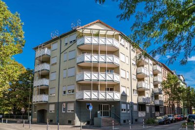 Familienfreundliche Wohnung mit zwei Balkonen und Aufzug (WBS erforderlich)