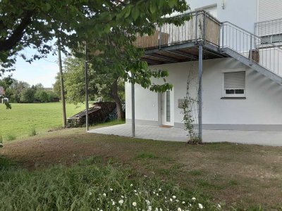 Stilvolle 2-Zimmer-Erdgeschosswohnung mit gehobener Innenausstattung mit Terasse und EBK in Kraiburg