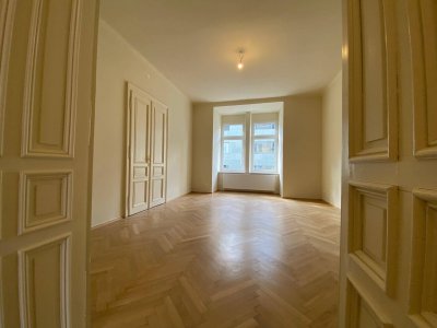 Zum verlieben! Altbauwohnung Klassiker!Sehr großzügig, 3,5 Zimmer.