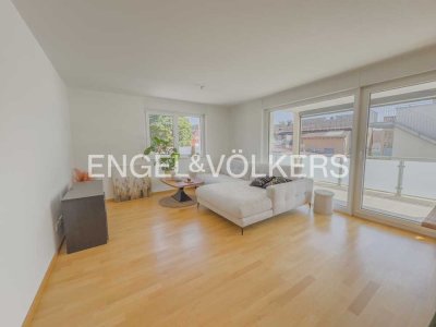 Helle neuwertige 4,5 Zimmer-Wohnung mit Terrasse, Lift und Tiefgarage in Grenznähe zur Schweiz