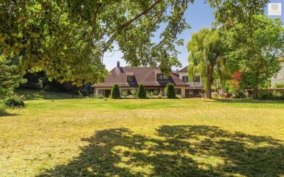 VILLEN-UIKAT im Herzen von Perchtoldsdorf mit einzigartigem Potenzial eingebettet in eine 6.400 m² große Parklandschaft inkl. zusätzliches Baugrundstück