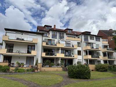 Lichtdurchflutete Maisonette Wohnung mit Dachterrasse in Alsternähe
