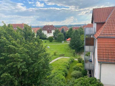 3-Raum-Wohnung mit Balkon, Abstellraum und Kelleranteil