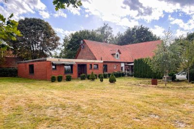 Sanierungsobjekt für die Verwirklichung Ihrer kreativen Ideen mit Haupt und Nebenhaus