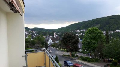 Schöne, ruhige 3 ZKDB, 2 Balkone