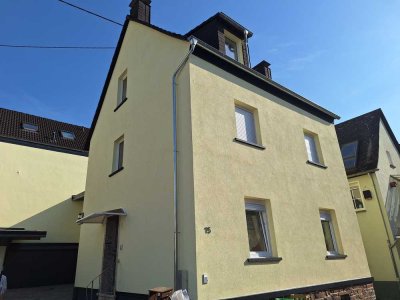 Vollumfänglich saniertes Einfamilienhaus zu vermieten