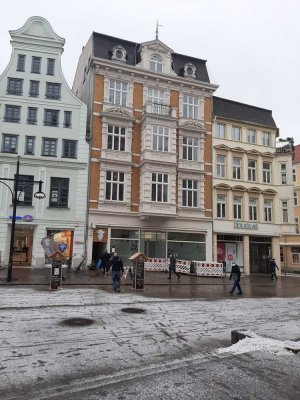 Wohnen mit Charakter: Großzügige 4,5-Zimmer-Wohnung in Rostock
