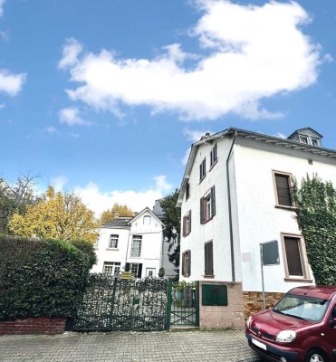 Frankfurt: 2 Häuser mit 6 Einheiten