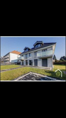 Neuwertige 2-Raum-Wohnung mit Balkon und Einbauküche in Berlin
