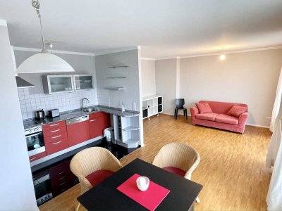 Ruhige, möblierte Penthouse-Wohung im 5. OG mit Aufzug, großer Terrasse, TG Stellplatz
