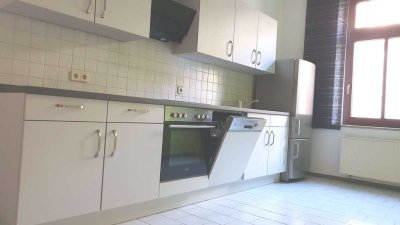 ++GEPFLEGTE WOHNUNG++ MIT WOHNKÜCHE + EBK - WG GEEIGNET - BAD MIT WA/DU!!!
