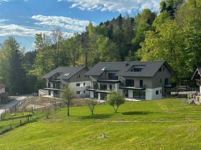 Terrassenwohnung mit 3 Zimmern und Blick auf den Attersee
