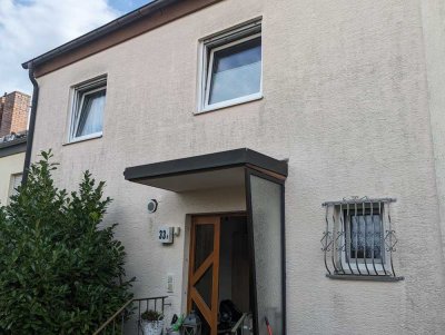 Preiswertes 4-Raum-Reihenhaus in Wörth Wörth am Main