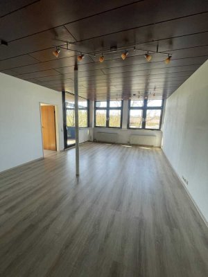 Helle 3,5-Zi.-Wohnung mit Balkon & offener Raumaufteilung in Kirchheim – 91m², sofort bezugsfrei