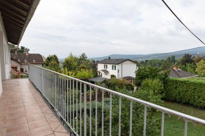 BADEN: direkt am Waldesrand / Kurpark: mit FERNBLICK: 3 große Zimmer +Terrasse mit 13m² (im letzten Stock)