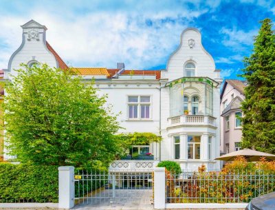 Jugendstil in Waldhausen: Exklusives Apartment über 2 Ebenen mit Vorgarten und Stellplatz