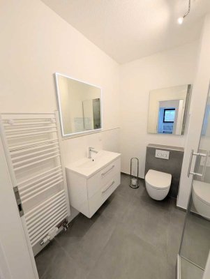 Erstbezug nach Renovierung - Exklusive lichtdurchflutete 3-Zi-Wohnung mit Blick ins Grüne