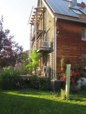 Gemütliches Zuhause in ruhiger Lage, mitten im Ort -  mit großem Gartenparadies