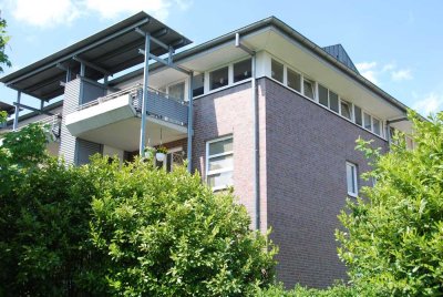 2-Zimmer-Whg. mit großem Südbalkon und Blick in den Garten