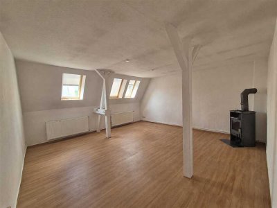 2-Zimmer-Dachgeschosswohnung mit Kamin