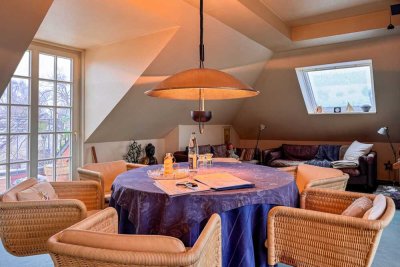 Kapitalanlage mit historischem Charme: 2 Zimmer Maisonett mit Tiefgarage und Balkon in Vegesack