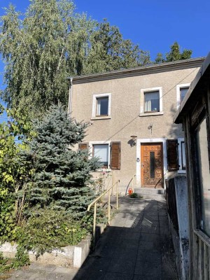 Ruhiges Wohnen auf großem Grundstück