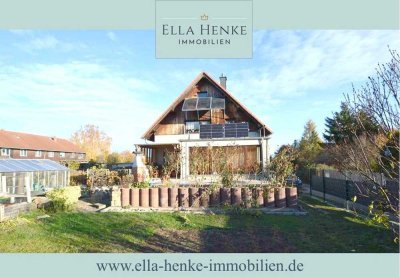 Freistehendes Einfamilienhaus mit 6 Zimmern, 2 Bädern + Vollkeller.