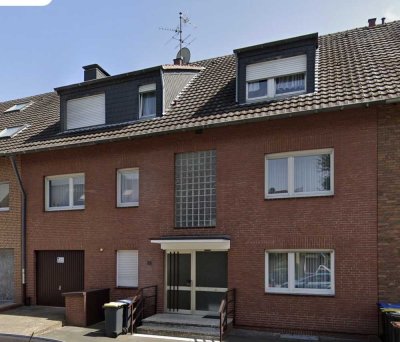 5-Zimmer-Dachgeschosswohnung in Köln-Stammheim
