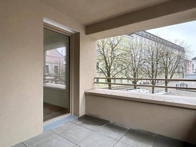 NEUWERTIGE 4-Zimmer-Mietwohnung - westseitiger Balkon/Loggia - 2 Garagenplätze - Küche