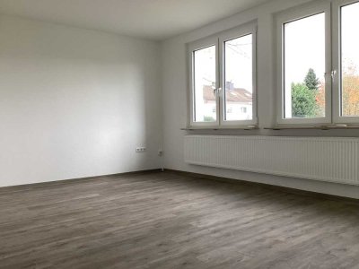 großzügige 2-Zimmer Wohnung im Erdgeschoss mit Balkon!