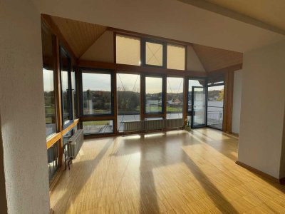 IK| Großzügige 4-Zimmer-Wohnung mit Panorama-Fenster