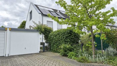 Moderne DHH mit Garten und eigener Solaranlage mit Blick ins Grüne