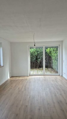 Erstbezug nach Sanierung / 3.5 Zi. EG-Wohnung mit Garten