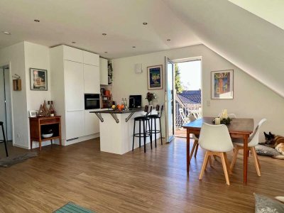 Moderne 2-Zimmer Maisonette mit Balkon in München-Moosach