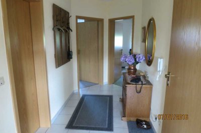 Hübsche 3-Zi-Wohnung mit Sonnenbalkon und Garage in Runkel-Schadeck