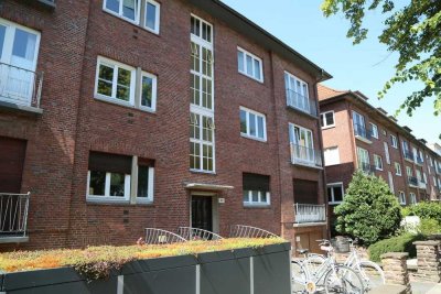 Helle Erdgeschosswohnung mit Balkon & eigenem Garten in Hamburg-Hagenau