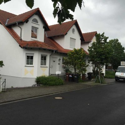 DREINSPÄNNER/MITTELHAUS DIREKT AM  Landschaftschutzgebiet ! EINFACH EIN TRAUM !