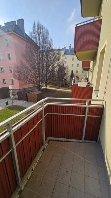 Direktvergabe: 1-Zimmer-Gemeindewohnung mit Balkon - komplett möbliert, ab sofort