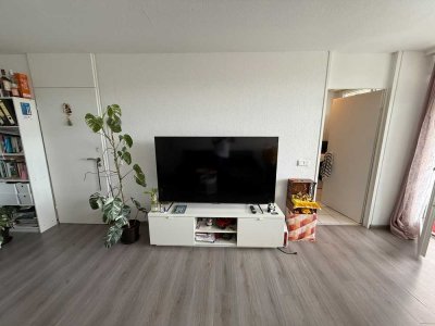 Moderne 2-Zimmer-Wohnung mit Balkon, Einbauküche und vollständiger Möblierung