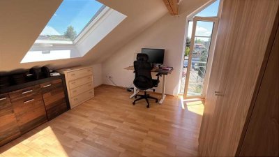 Charmante 3,5-Zimmer Maisonette-Wohnung in Bogenhausen mit Balkon