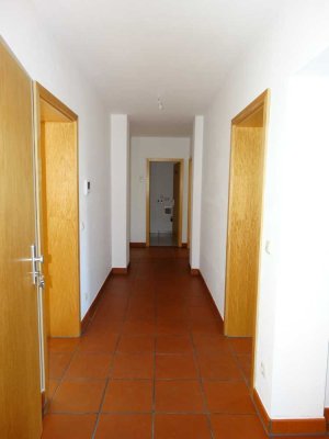 Freundliche 3-Zimmer-Wohnung mit Balkon und EBK in Mitterteich / Pleußen
