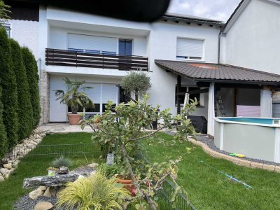 Gepflegtes Einfamilienhaus in Langenpreising mit Garage