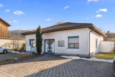 Attraktiver Bungalow - ehemalige Praxis in Rankweil: 5 Zimmer, Bergblick und flexible Raumgestaltung!