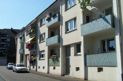3-Zimmer Erdgeschoss-Wohnung mit Balkon in MG-Rheydt