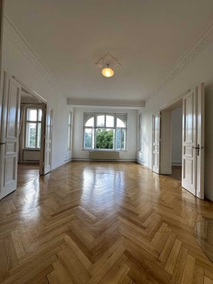 Spreeblick Altbau Charlottenburg: 5,5 Raum 183qm Balkon Etw mit Stuck& Parkett